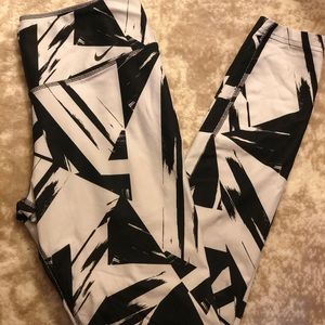 Nike Black/White Leggings
